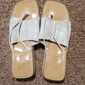 Zinda Sandal
